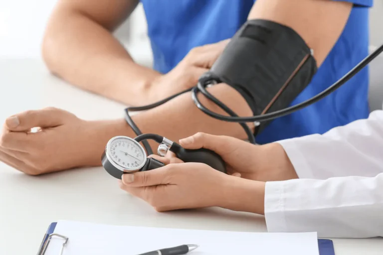 Vérnyomás értékek: minden tudnivaló az alacsony és a magas vérnyomásról